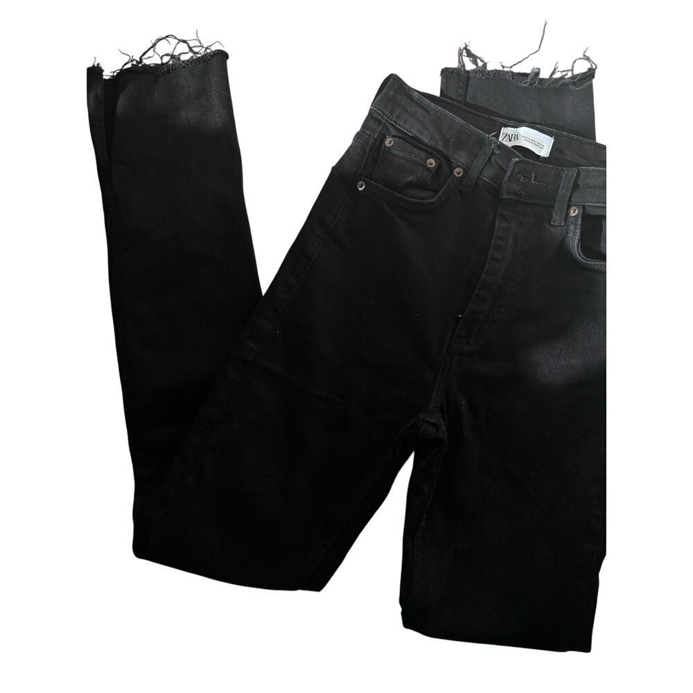 Zara Black Coated Straight Leg Jeans Frayed Hem Size US 2 EU 34 High Rise - Picture 4 of 7